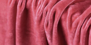 What are the characteristics of velvet fabric?  How to clean velvet fabric?