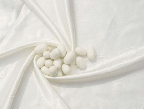 What are the characteristics of mulberry silk fabric? How to wash mulberry silk fabric?