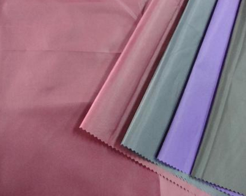 What is polyester taffeta? What are the characteristics of polyester taffeta fabric?