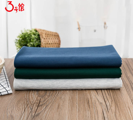 What are the advantages and disadvantages of polyester fabric?